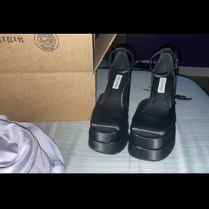 Steve Madden charlize black satin heels